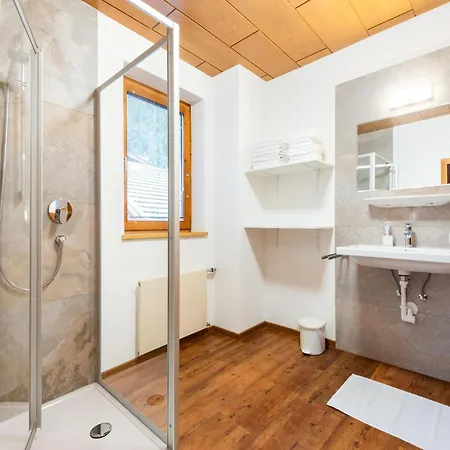 House In Near Zillertal Slopes, Cleaning Included בית נופש *