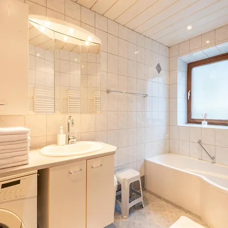 House In Near Zillertal Slopes, Cleaning Included Vakantiehuis